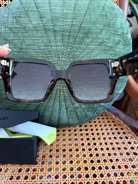 Quay Notorious Tortoiseshell Square Smoke Lens Bold Dramatic Sunglasses main image 7
